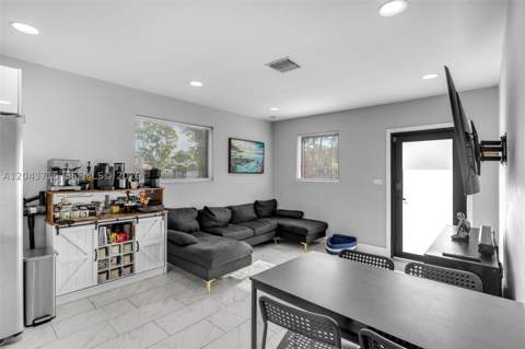 15100 NE 14th Ct, North Miami Beach FL - photo 17 of 34