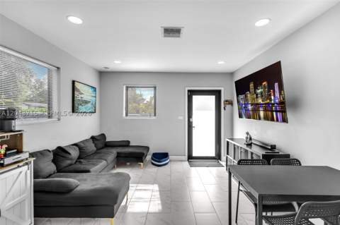 15100 NE 14th Ct, North Miami Beach FL - photo 18 of 34