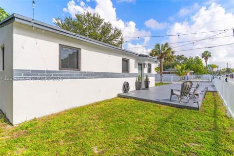 15100 NE 14th Ct, North Miami Beach FL - photo 22 of 34