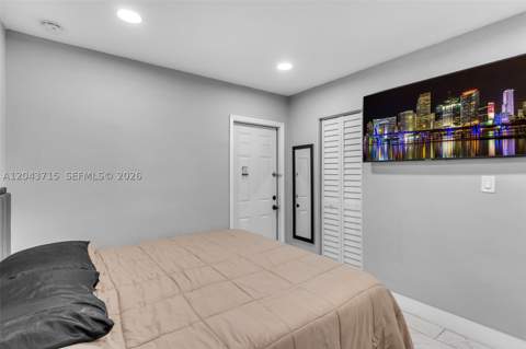 15100 NE 14th Ct, North Miami Beach FL - photo 8 of 34