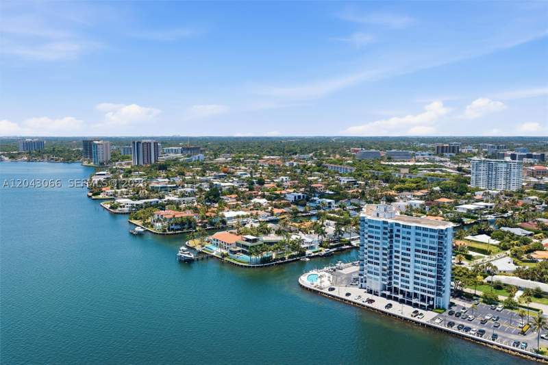 2 bedroom Condominium at 11930 N Bayshore Dr 609, Majorca Towers Condo, North Miami — photo 2