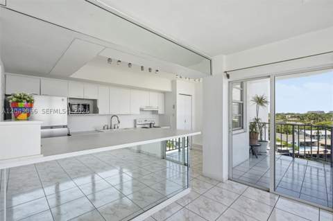 11930 N Bayshore Dr 609, North Miami FL - photo 24 of 59