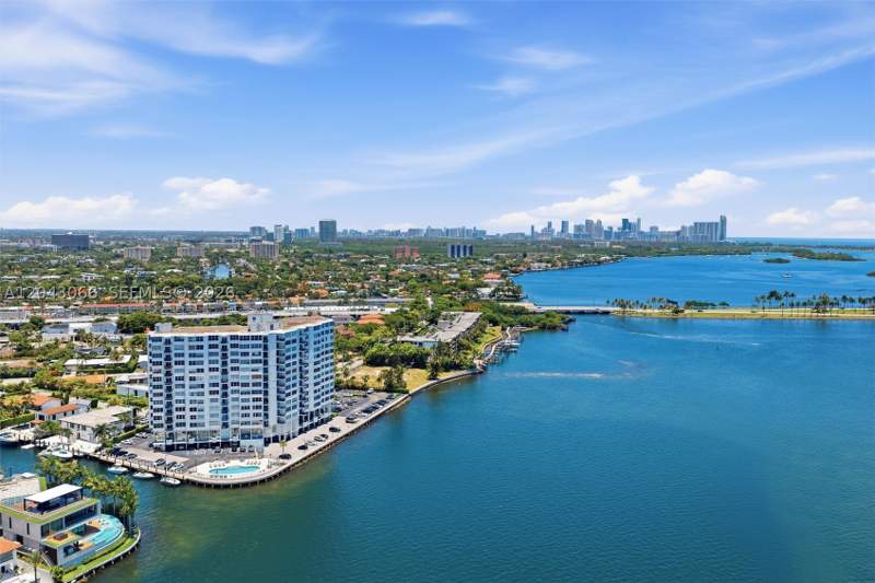 2 bedroom Condominium at 11930 N Bayshore Dr 609, Majorca Towers Condo, North Miami — photo 5