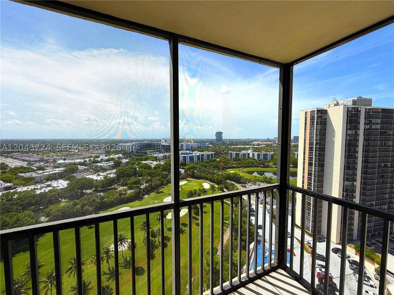 2 bedroom Condominium at 20335 W Country Club Dr 2210, Coronado Condo- Tower I, Aventura — photo 3
