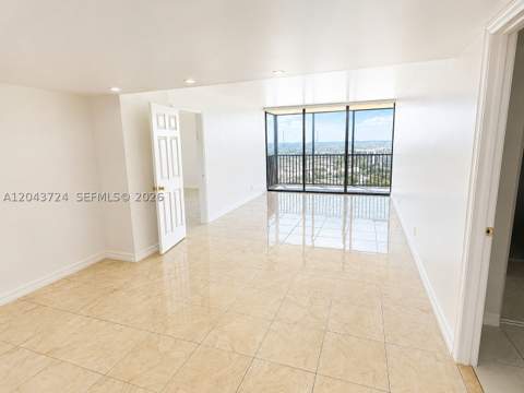 20335 W Country Club Dr 2210, Aventura FL - photo 7 of 17
