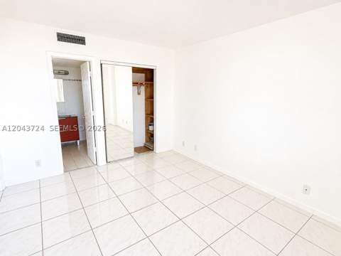 20335 W Country Club Dr 2210, Aventura FL - photo 9 of 17