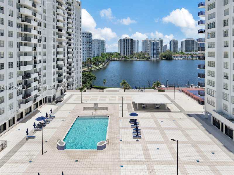 2 bedroom Condominium at 2750 NE 183rd St 2410, Commodore Plaza Condo, Aventura — photo 3