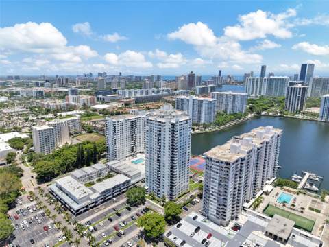 2750 NE 183rd St 2410, Aventura FL - photo 6 of 66