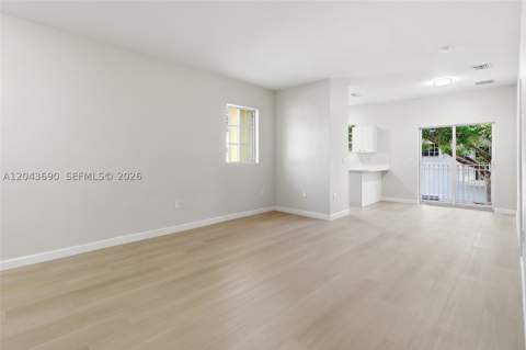 2728 NE 3rd Ct 201, Homestead FL - photo 6 of 19
