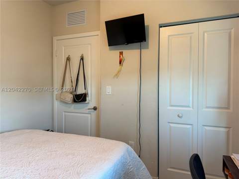 1057 NW 5th St, Florida City FL - photo 15 of 20