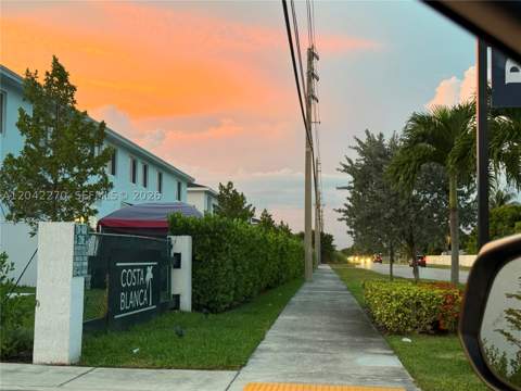1057 NW 5th St, Florida City FL - photo 18 of 20
