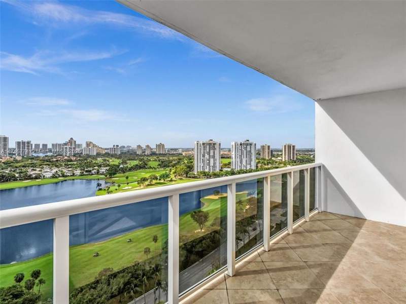 1 bedroom Condominium at 3675 N Country Club Drive 2405, Aventura Eldorado Condo, Aventura — photo 2