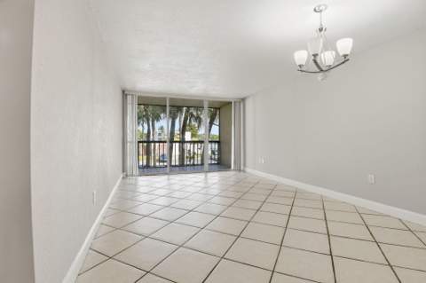10875 SW 112th Avenue 202, Miami FL - photo 9 of 27