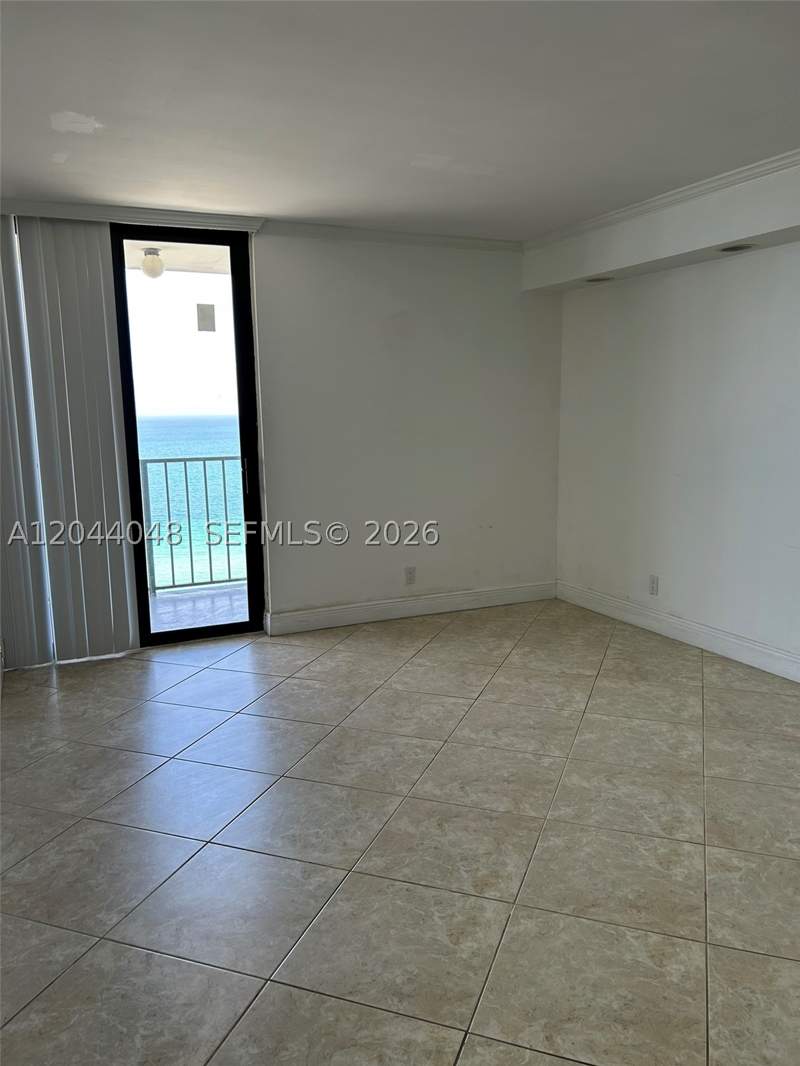 1 bedroom Condominium at 2625 Collins Ave 1805, Oceanfront Plaza Condo, Miami Beach — photo 3