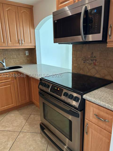 2625 Collins Ave 1805, Miami Beach FL - photo 8 of 11