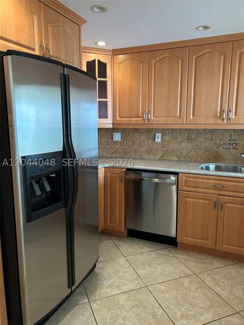 2625 Collins Ave 1805, Miami Beach FL - photo 9 of 11