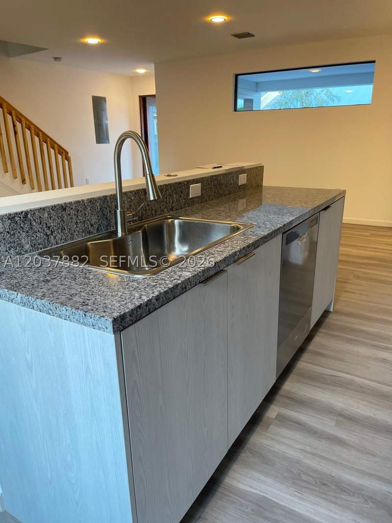 3 bedroom Townhouse at 916 NW 8th St 4, Green Park Sub, Florida City — photo 2