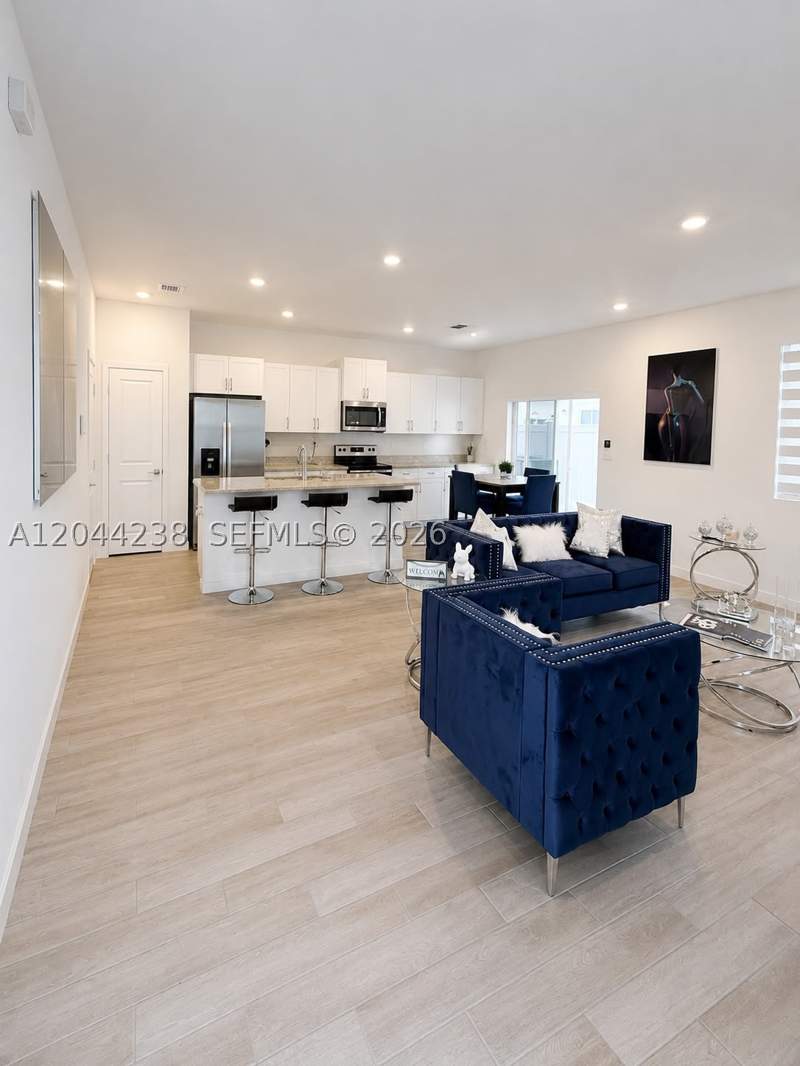 4 bedroom SingleFamilyResidence at 799 SE 19th St, Cedar At Keys Gate, Homestead — photo 2