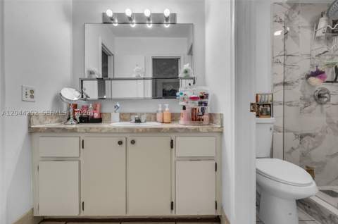 8186 NW 98th Ter 132, Hialeah Gardens FL - photo 18 of 35