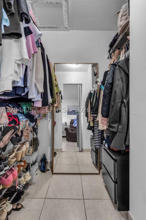 8186 NW 98th Ter 132, Hialeah Gardens FL - photo 22 of 35