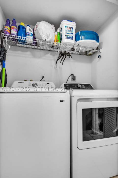 8186 NW 98th Ter 132, Hialeah Gardens FL - photo 24 of 35