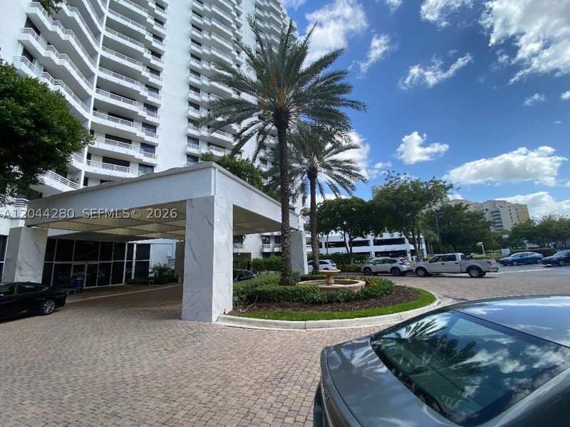 2 bedroom Condominium at 3300 NE 192nd St 612, Parc Central Aventura Eas, Aventura — photo 3