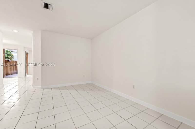 3 bedroom Townhouse at 1466 SE 26th Ave, Keys Garden, Homestead — photo 2