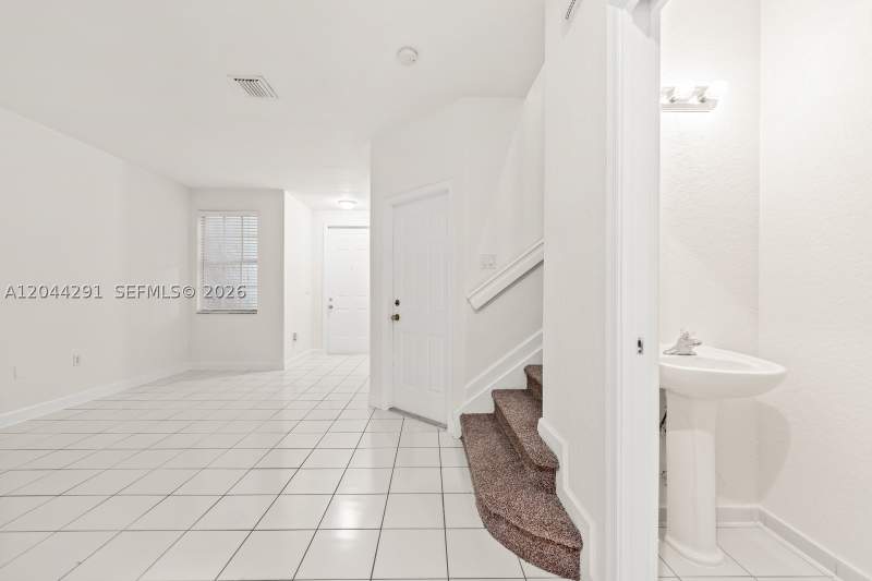 3 bedroom Townhouse at 1466 SE 26th Ave, Keys Garden, Homestead — photo 5