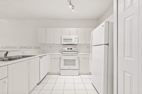 1466 SE 26th Ave, Homestead FL - photo 9 of 29