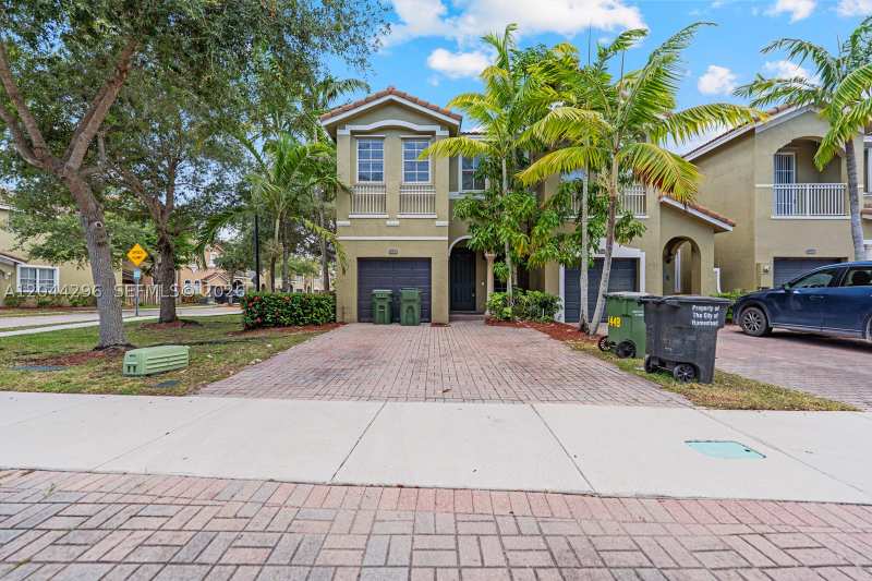 4 bedroom Townhouse at 1452 SE 25th Ave, Keys Garden, Homestead — photo 1