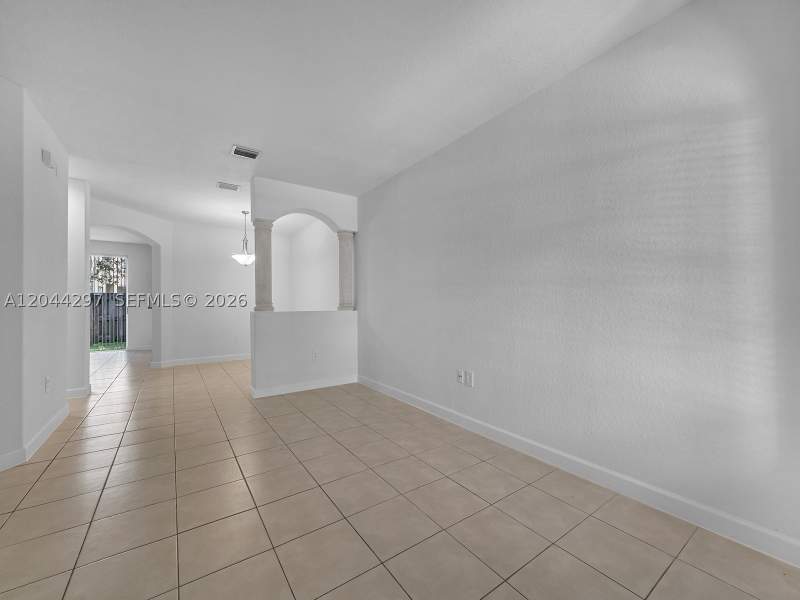 4 bedroom Townhouse at 2482 SE 15th Ct, Keys Garden, Homestead — photo 2
