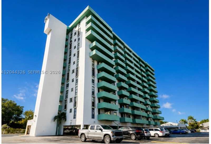 1 bedroom Condominium at 1825 W 44th Pl 806, Imperial Terraces Condo, Hialeah — photo 1