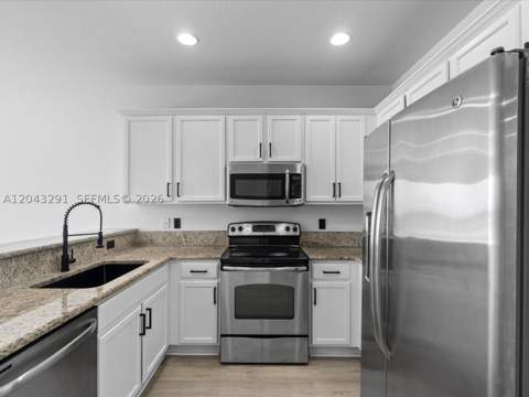 11628 NW 87th Ln 11628, Doral FL - photo 18 of 45