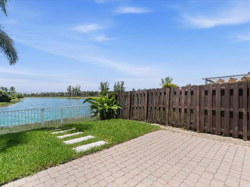 4 bedroom Townhouse at 11628 NW 87th Ln 11628, St Moritz Estates, Doral — photo 4