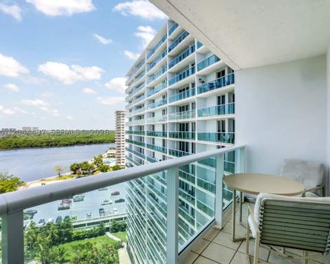 100 Bayview Dr 1620, Sunny Isles Beach FL - photo 20 of 35