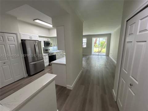 3225 NE 184th St 10106, Aventura FL - photo 10 of 28