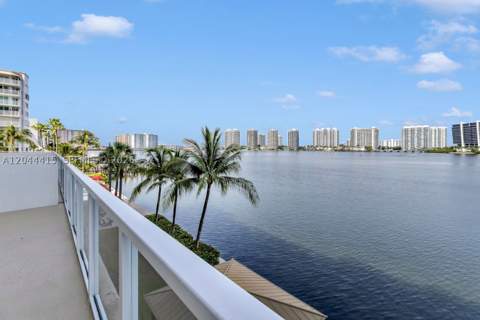 18100 N Bay Rd 304, Sunny Isles Beach FL - photo 18 of 50