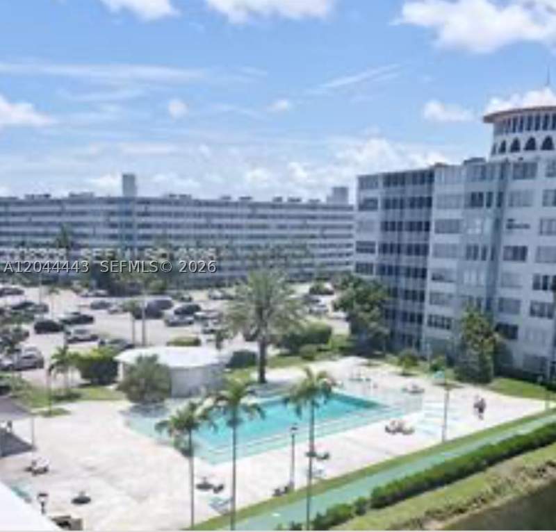 1 bedroom Condominium at 1780 NE 191st St 704-2, Jade Winds Group -, Miami — photo 2