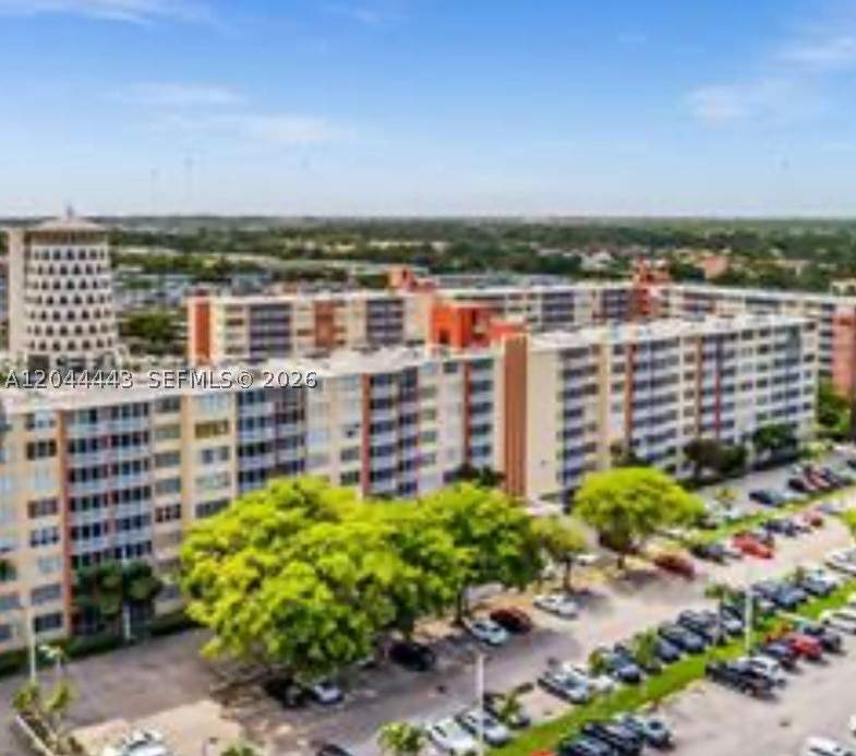 1 bedroom Condominium at 1780 NE 191st St 704-2, Jade Winds Group -, Miami — photo 3