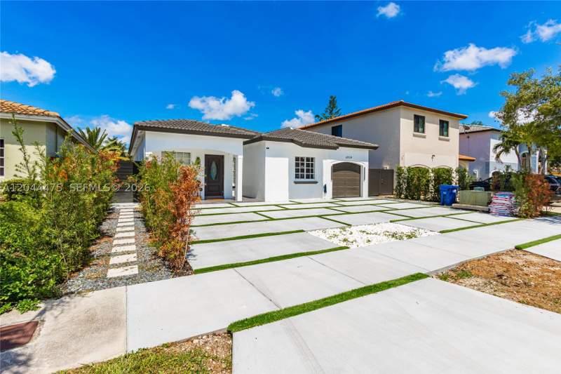 3 bedroom SingleFamilyResidence at 6939 SW 158th Ave, San Denis Estates, Miami — photo 2