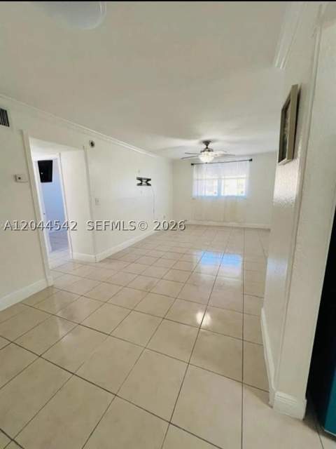 606 W 81st St 224, Hialeah FL - photo 6 of 10