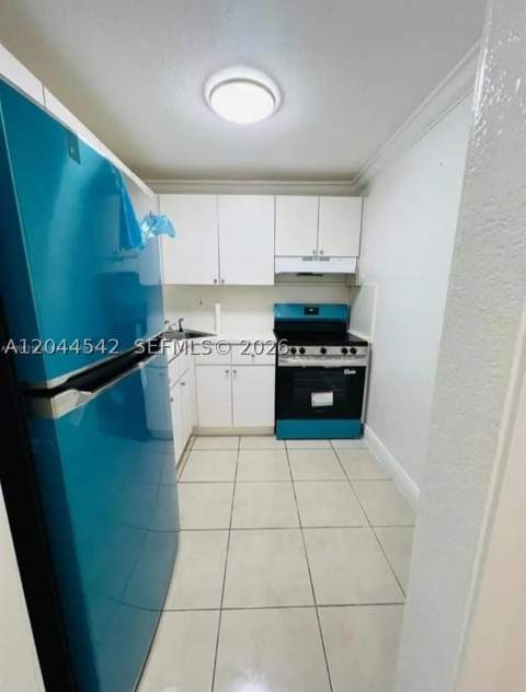 606 W 81st St 224, Hialeah FL - photo 9 of 10