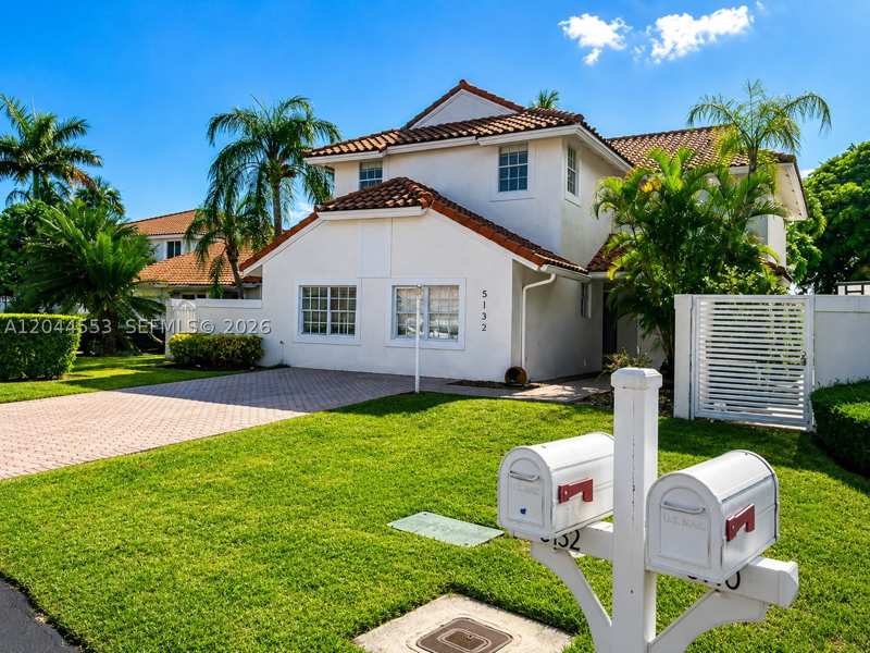 5 bedroom SingleFamilyResidence at 5132 NW 106th Ave, Doral Glen T-17816, Doral — photo 1