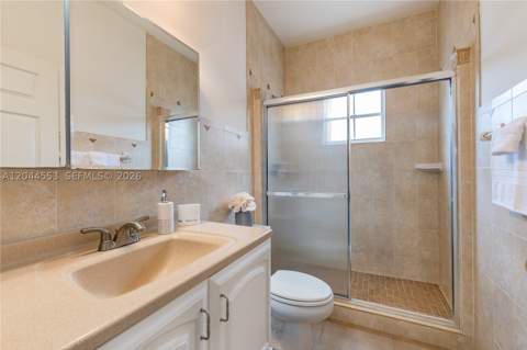5132 NW 106th Ave, Doral FL - photo 10 of 35