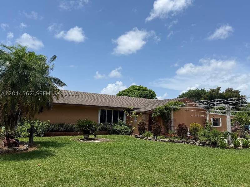 4 bedroom SingleFamilyResidence at 20791 SW 240th St, Bonanza Ranch Estate, Homestead — photo 2