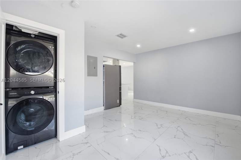 3 bedroom SingleFamilyResidence at 12475 NW 10th Ave, North Shore Heights, North Miami — photo 4
