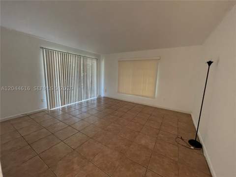 7841 Dunham Blvd 6, Miami FL - photo 7 of 18