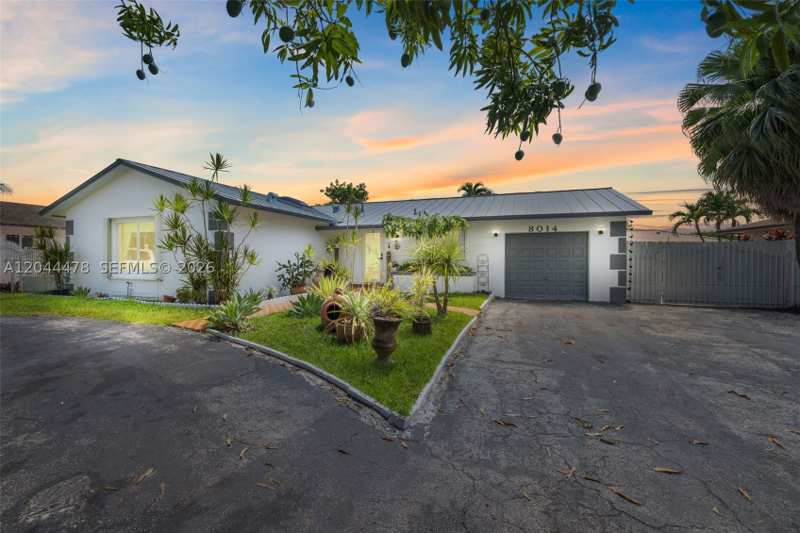 3 bedroom SingleFamilyResidence at 8014 SW 133rd Ct, Winston Park Unit 7, Miami — photo 1
