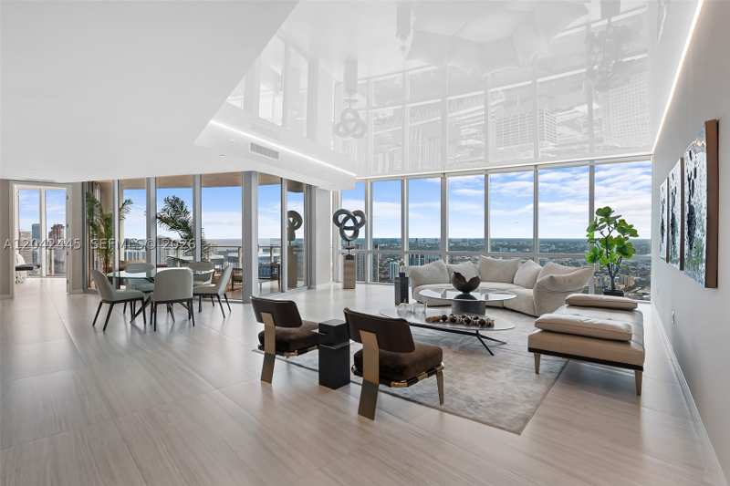 4 bedroom Condominium at 851 NE 1st Ave 4912, Paramount Miami Worldcent, Miami — photo 1