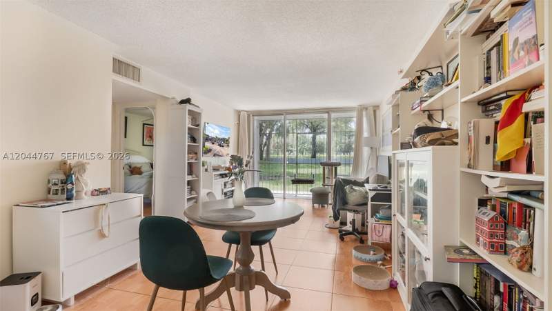 1 bedroom Condominium at 110 Fontainebleau Blvd 101, The Greens Condo, Miami — photo 4